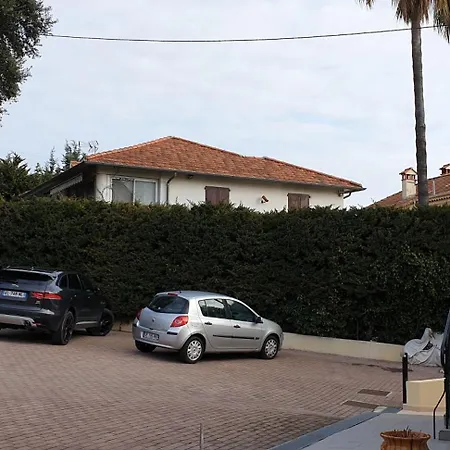 Appartement Meuble-juan Pins-logt2 *